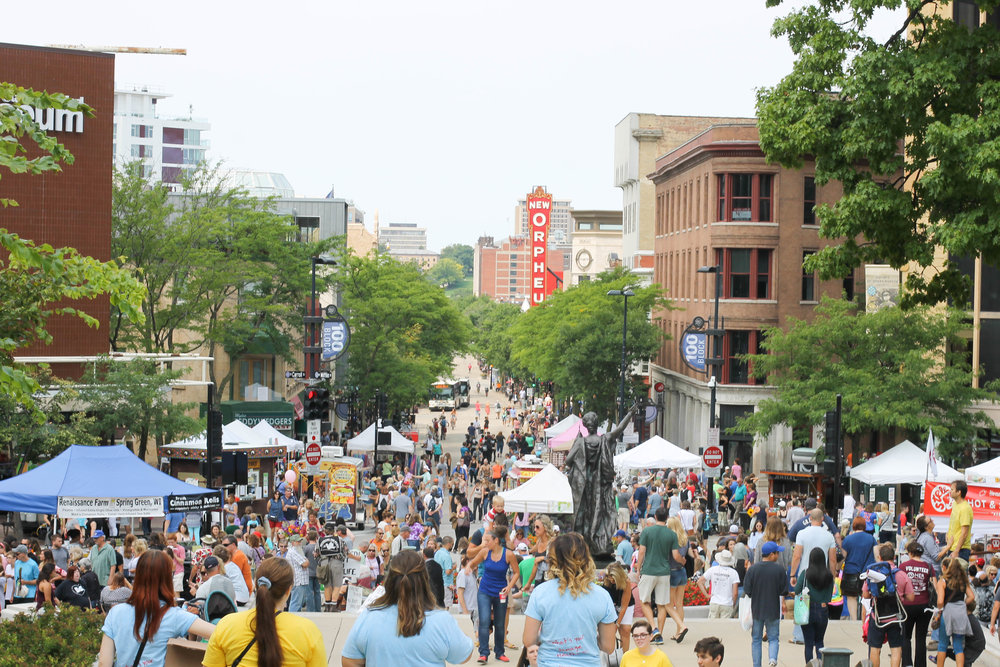 Madison, Wisconsins Farmers Market attracts 20K fans 
