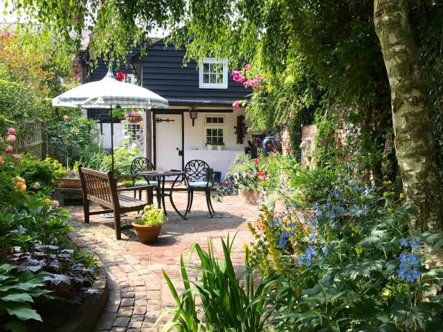 An English cottage garden
