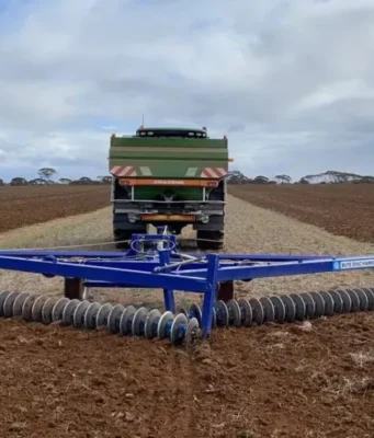 Farmer Save Money With a Patented Disc Chain System