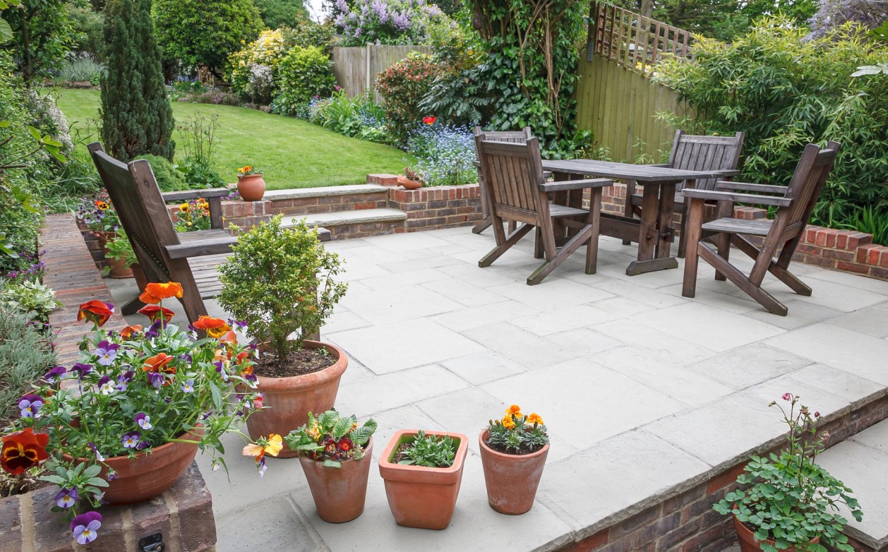 Outdoor Pavers: Selecting the Best Material Guide
